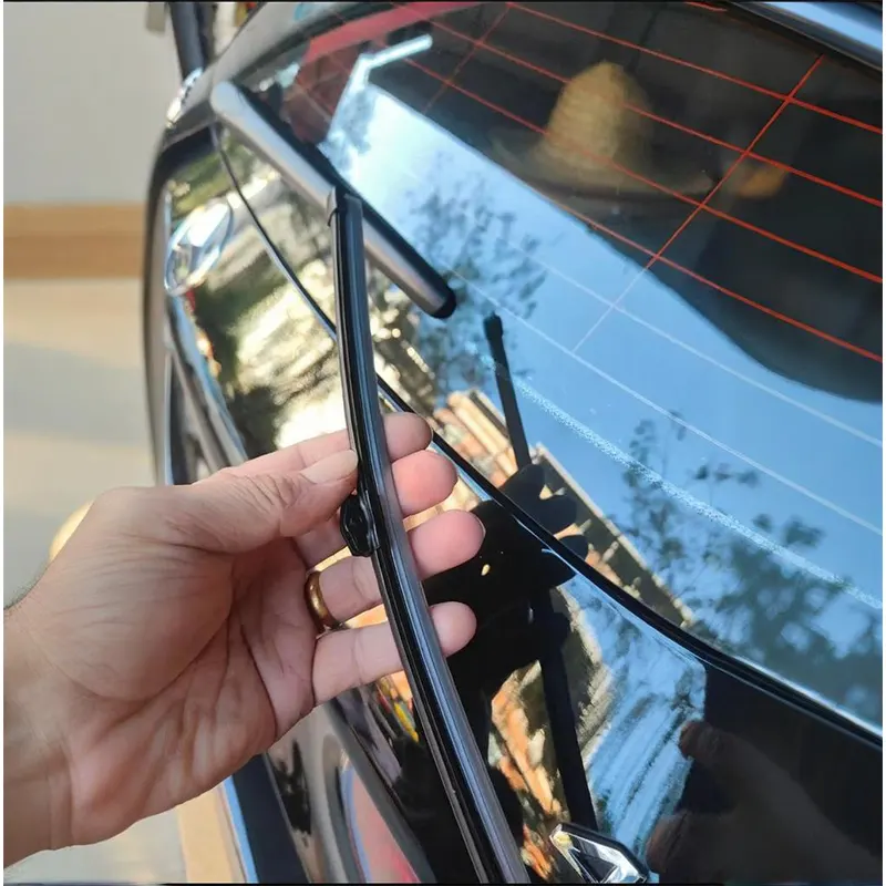 Como instalar lâminas do limpador traseiro - dicas para proprietários e mecânicos de carros
